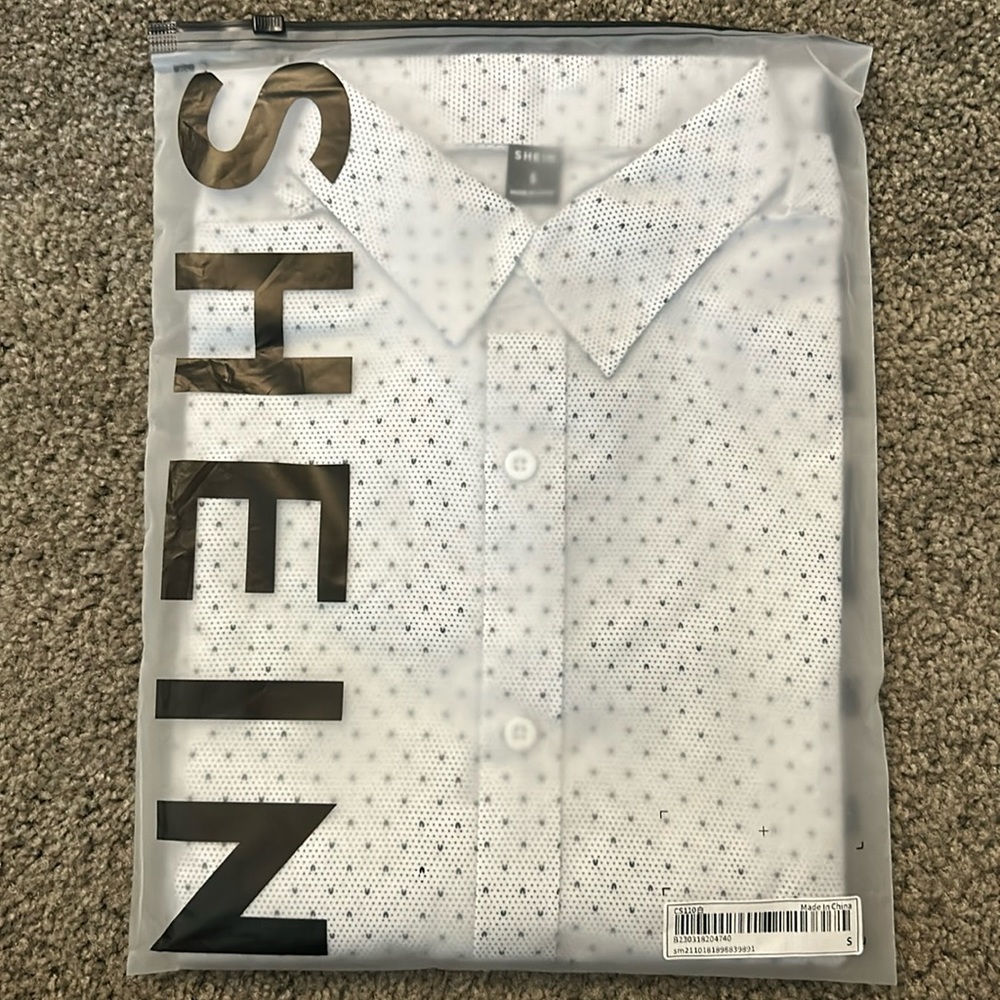 NWT SHEIN Men’s Long Sleeve Collared Button-down Shirt, Size Small